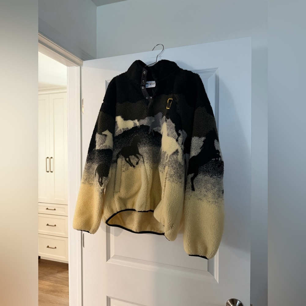 Parks Project x National Geographic Wild Horses Sherpa Sweatshirt / Quarterzip - Picture 5 of 7